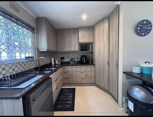3 BEDROOM FREESTANDING TO LET IN SUNNINGDALE